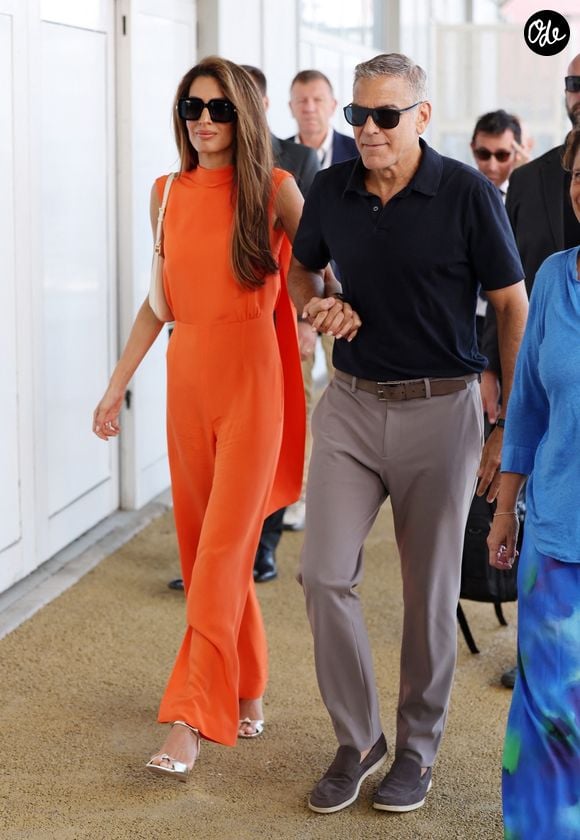 George Clooney et son épouse Amal sont vus quittant l’aéroport Marco Polo de Venise après avoir assisté à la 81e édition du Festival international du film de Venise, qui s’est tenue au Lido de Venise.
Backgrid UK/ Bestimage