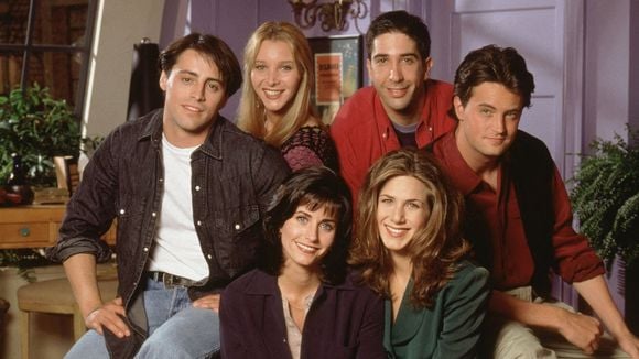 Bientôt trois ans après le départ de Matthew Perry, le casting de Friends fait face à une nouvelle disparition