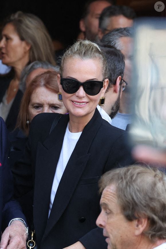 Laeticia Hallyday - Sorties des obsèques de Philippe Labro en l'église de Saint-Germain-des-Prés à Paris le 13 juin 2025. © Dominique Jacovides - Christophe Clovis / Bestimage