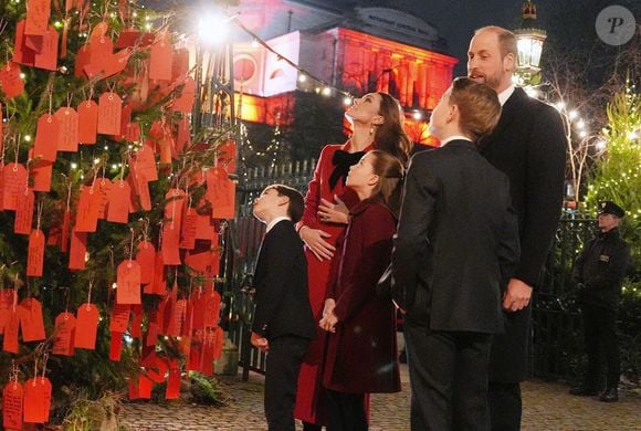 La famille royale d'Angleterre assiste à la messe "Together At Christmas Carol" à l'abbaye de Westminster à Londres, Royaume-Uni le 6 Décembre, 2024