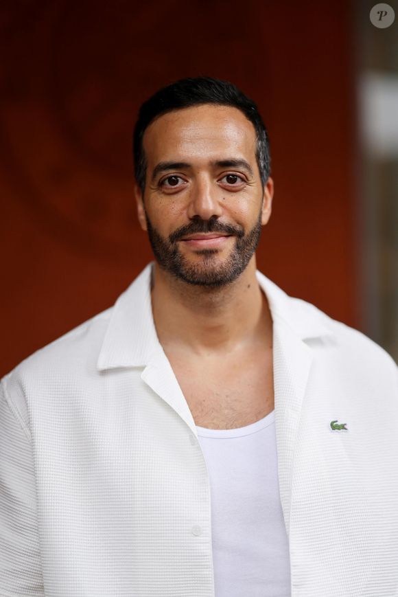 Il s'était hissé jusqu'à la toute dernière étape du casting, en duel final face au comédien Loup-Denis Elion.

Tarek Boudali au village lors des Internationaux de France de Tennis de Roland Garros 2025 (Jour 7), le 31 mai 2025 à Paris.
© Dominique Jacovides / Bestimage