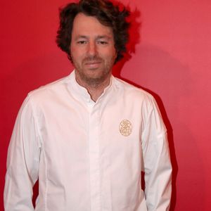 Les avocates évoquent aussi le témoignage d'Alexandra Rosenfeld. "Si Jean Imbert a assumé sa part de responsabilités et exprimé de profonds regrets au regard de cette relation, des témoignages et de nombreux messages (...) font état des violences physiques qu’elle-même exerçait à son encontre."

Exclusif - Le chef Jean Imbert - 30e anniversaire du groupe de communication Mazarine à la "Maison Mazarine" à Paris le 7 décembre 2023. © Bertrand Rindoff / Bestimage