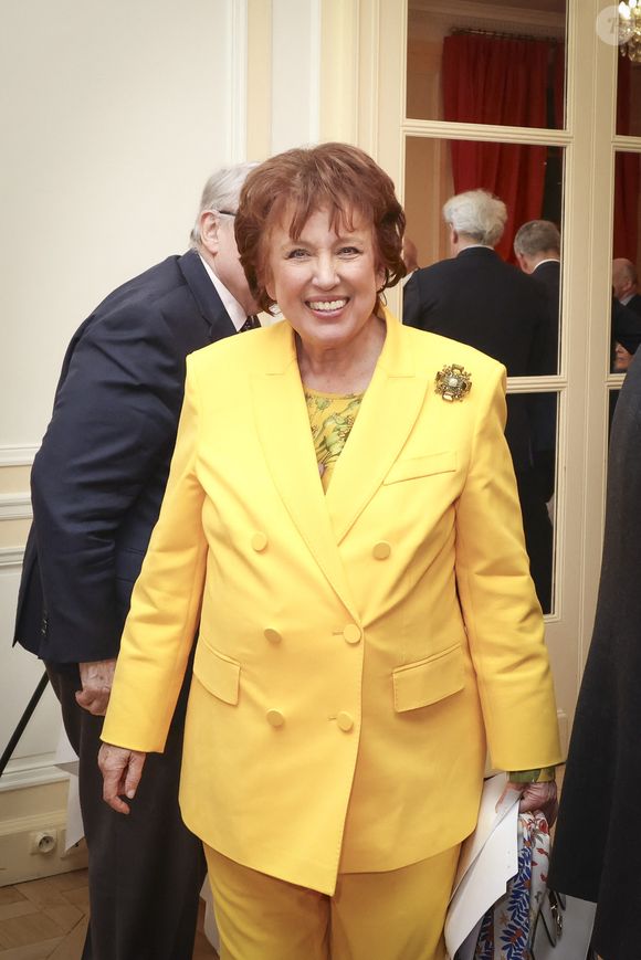 Parmi les autres invités : Roselyne Bachelot, Emmanuel Chain, Yamina Benguigui ou Régis Wargnier.

Roselyne Bachelot au dernier dîner du Cercle de la Revue des Deux Mondes de l'année,  lundi15 décembre 2025

© Jack Tribeca / Bestimage