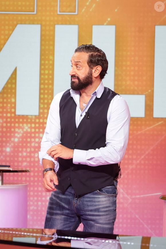 Exclusif - Cyril Hanouna, sur le plateau de  TBT9 présenté par C.Hanouna, et diffusé en direct sur W9, Paris, France, le 05 novembre 2025. © Jack Tribeca / Bestimage