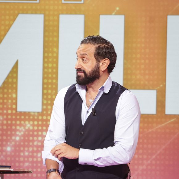 Exclusif - Cyril Hanouna, sur le plateau de  TBT9 présenté par C.Hanouna, et diffusé en direct sur W9, Paris, France, le 05 novembre 2025. © Jack Tribeca / Bestimage