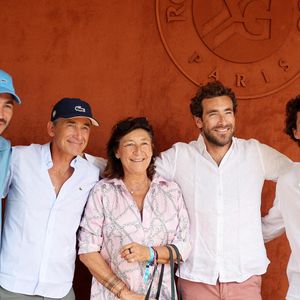 La famille Kretz (série L'Agence sur TMC et Netflix) - Célébrités au Village lors des Internationaux de France de tennis de Roland Garros 2023 à Paris le 10 juin 2023. © Jacovides-Moreau/Bestimage