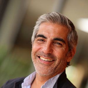 Ary Abittan au village lors des Internationaux de France de Tennis de Roland Garros 2025, à Paris, France, le 2 Juin 2025. © Jacovides-Moreau/Bestimage