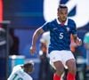 Le défenseur diversifie ainsi ses revenus avec le label streetwear Homies From Paris, fondé avec son ami et directeur créatif Oscar Goba Noel.

Jules Kounde of France and Sadio Mane of Senegal fight for possession  - Match de groupe I "France - Sénégal (3-1)" lors de la Coupe du Monde FIFA 2026 (FIFA World Cup 2026) le 16 juin 2026. © PsnewZ/Bestimage