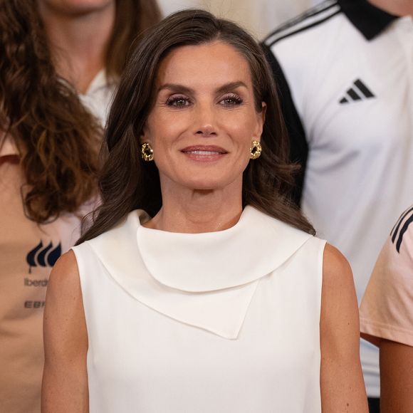 La reine Letizia d’Espagne reçoit l'équipe nationale féminine de football avant l'EURO féminin de l'UEFA 2025 au palais de la Zarzuela à Madrid. © LALO YASKY / BESTIMAGE