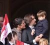 Il est né il y a 6 ans

Andrea Casiraghi, Charlotte Casiraghi, Dimitri Rassam, Balthazar Rassam, Raphaël Elmaleh - La famille princière au balcon du palais lors de la Fête Nationale de la principauté de Monaco le 19 novembre 2022.

© Dominique Jacovides / Bruno Bebert / Bestimage