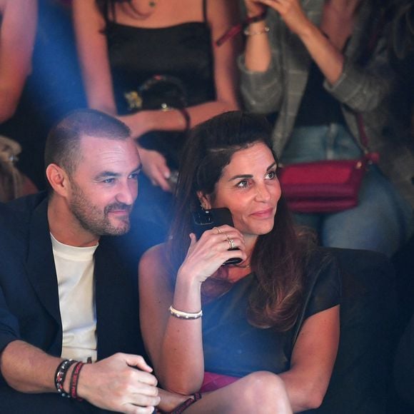 Et sur une image apparaît notamment sa compagne et mère de son fils, Déborah. 

Cyril Lignac, Déborah - Front Row du défilé Etam Live Show 2023 au Palace à Paris le 26 septembre 2023.

© Veeren / Bestimage