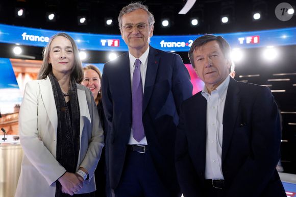 D'après les informations de nos confrères de "Puremédias", toutes les chaînes de la TNT vont perdre leurs fréquences en même temps pendant un court moment. 

Delphine Ernotte, présidente de France Télévisions, Roch-Olivier Maistre, président de l'Autorité de régulation de la communication audiovisuelle et numérique, Gilles Pélisson, Pdg de TF1 - Débat télévisé entre les deux candidats en finale de l'élection présidentielle 2022 Emmanuel Macron pour LREM et Marine Le Pen pour le RN le 20 avril 2022.

© Ludovic Marin / Pool / Bestimage