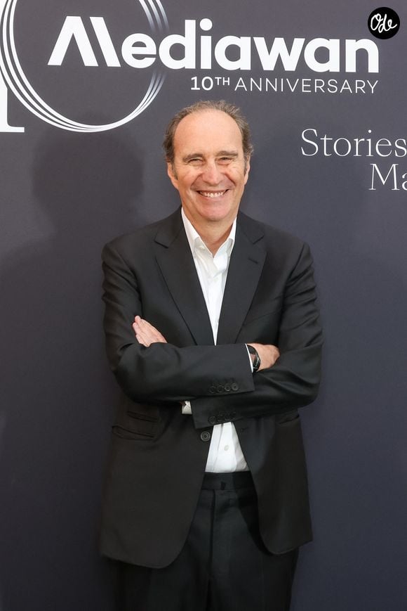 Le trio a déjà modernisé l'adresse en agrandissant la terrasse extérieure et en créant un grand bar pour le soir.

Xavier Niel - Photocall de la soirée des 10 ans de Mediawan à Paris le 2 juin 2026.

© Jack Tribeca / Bestimage