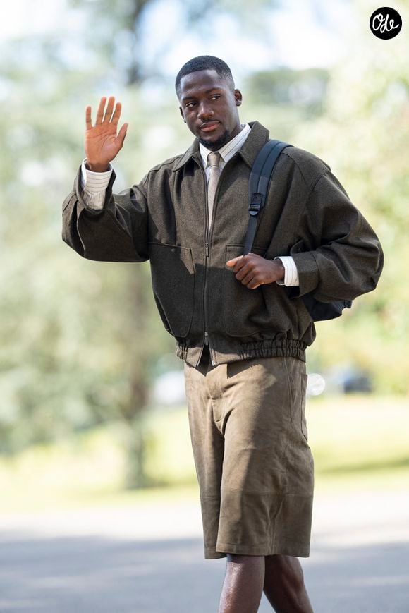 Ibrahima Konaté - Les joueurs de l'équipe de France de football ont soigné leur style vestimentaire pour leur arrivée au centre national du football de Clairefontaine-en-Yveline, France, le 1er septembre 2025. © Pierre Perusseau/Bestimage