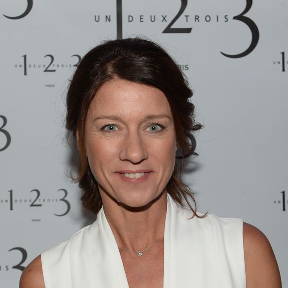 Exclusif - Carole Gaessler lors de la présentation de la collection limitée des marques 1.2.3 et Swarovski dans la boutique 1.2.3, au 7 avenue des Ternes à Paris, le 25 novembre 2016. © Rachid Bellak/Bestimage