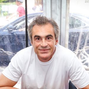 Raphaël Enthoven lors de la 3ème édition du salon du livre à Saint-Germain-des-Prés "Des pages avant la plage" à Paris le 6 juin 2026.

© Jack Tribeca / Bestimage