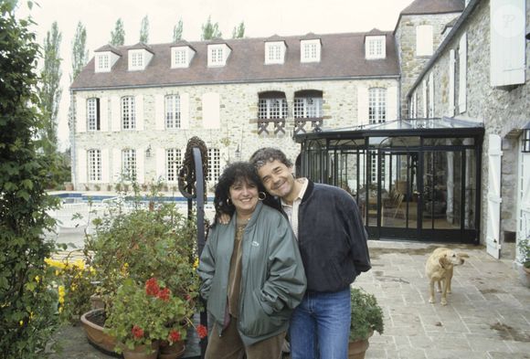 En France, à Nangis, Pierre Perret et sa femme Rebecca chez eux en avril 1992.
Michel MARIZY via Bestimage