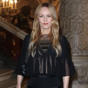 Vanessa Paradis participe au défilé Chanel Front Row lors de la PFW Haute Couture à Paris, France, le 25 juin 2024. Photo by Jerome Dominé/ABACAPRESS.COM