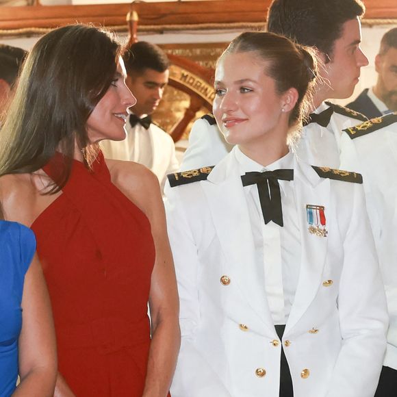 La reine Letizia et la princesse Leonor d'Espagne assistent à une réception à bord du Juan Sebastian de Elcano à Panama City, le 4 mai 2025.
Bestimage