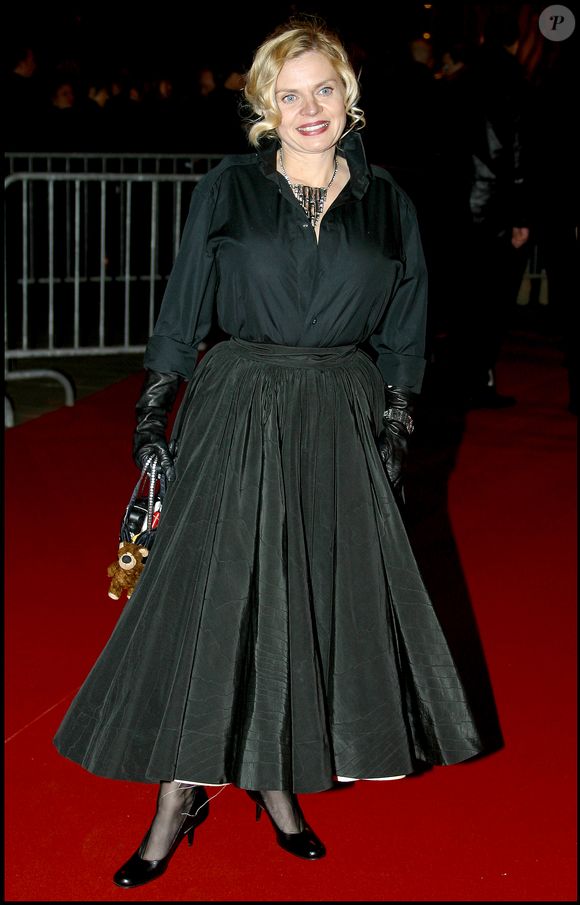 Isabelle Nanty lors de la 29e nuit des César à Paris le 21 février 2004. © Guillaume Gaffiot/Bestimage