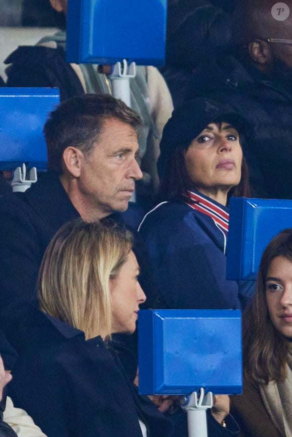 Daniel Riolo et Géraldine Maillet en tribunes du match de Ligue 1 McDonald's opposant le Paris Saint-Germain (PSG) au Racing Club de Strasbourg Alsace (4-2) au Parc des Princes à Paris, France, le 19 octobre 2024. Cyril Moreau/Bestimage