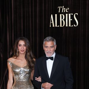 Charlotte Tilbury a révélé leur crème préférée.

Amal Clooney et George Clooney assistent à la cérémonie des Albies 2026, organisée le 9 octobre 2026 au Musée d’histoire naturelle de Londres, au Royaume-Uni. 
GOFF  / BESTIMAGE