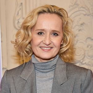 Et situé rive droite, sans plus de précision sur la localisation.

Exclusif - Caroline Roux (présidente de la cérémonie) - Cérémonie des Trophées du MédiaClub’Elles dans les salons de l'Hôtel de Lassay à Paris le 9 février 2023. Cette soirée récompense les femmes et les hommes ayant oeuvré pour une meilleure représentation des femmes dans les médias. © Cyril Moreau/Bestimage