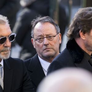 Jean Reno et Sébastien Farran - Arrivées des personnalités en l'église de La Madeleine pour les obsèques de Johnny Hallyday à Paris. Le 9 décembre 2017