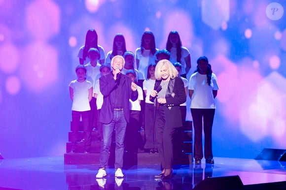 Dave pour Michèle Torr pour les surprises lors de l'enregistrement de l'émission "La Boîte à secrets", présentée par F.Bollaert et diffusée le 3 octobre 2025 sur France 3, dans les studios du Lendit à Saint-Denis, Seine Saint-Denis, France, le 9 septembre 2025. Photo par Pierre Perusseau/Bestimage