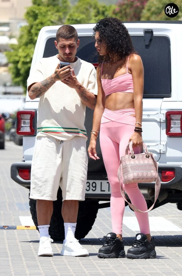 Exclusivité - Marco Verratti, joueur du PSG, et Jessica Aidi aperçus à Ibiza après le vol d'objets de valeur d'une valeur de 2,5 millions. 28 juin 2022. Photo : GTres/ABACAPRESS.COM