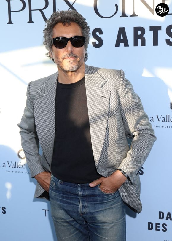 Vincent Elbaz

Vincent Elbaz - Cérémonie de remise du Prix du Cinema Dame des Arts à l'Hotel Dame des Arts à Paris le 2 juillet 2026. © Denis Guignebourg/Bestimage