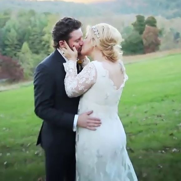 Kelly Clarkson, 43 ans, traverse une période compliquée.

Photos de mariage de Kelly Clarkson et Brandon Blackstock.

Backgrid UK/ Bestimage