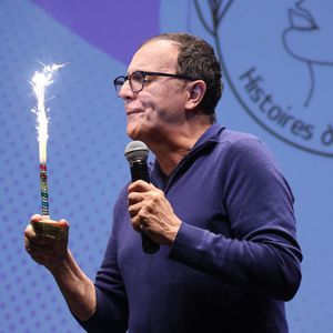 Exclusif - Thierry Beccaro célèbre son anniversaire à Dreux lors de la 4eme édition du 'Festival Histoires de Femmes' au Theatre de Dreux le 19 Octobre 2024.
© Denis Guignebourg/Bestimage