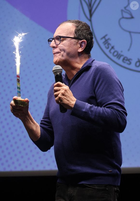 Exclusif - Thierry Beccaro célèbre son anniversaire à Dreux lors de la 4eme édition du 'Festival Histoires de Femmes' au Theatre de Dreux le 19 Octobre 2024.
© Denis Guignebourg/Bestimage