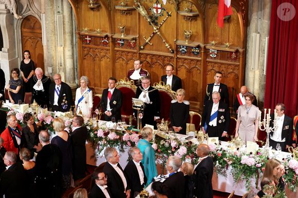 Rachida Dati, Ministre de la Culture, La duchesse de Gloucester, Le président Emmanuel Macron, Alastair King, lord maire de Londres, Brigitte Macron, Le prince Richard, duc de Gloucester, Florence King, Lady Mayoress of the City of London lors d’un banquet d’état à Guildhall, Londres le 9 juillet 2025. Le couple présidentiel français est en voyage officiel au Royaume Uni pour trois jours.

© Dominique Jacovides / Bestimage
