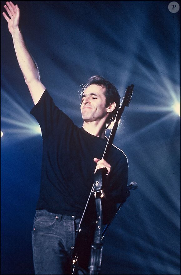 Une apparition inattendue et qui est presque passée inaperçue !

Archives - Jean-Jacques Goldman en 1997. 

Photo : Coadic Guirec / Bestimage