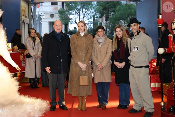 Le prince Albert II de Monaco, La princesse Charlène de Monaco, La princesse Stéphanie de Monaco, Camille Gottlieb lors du spectacle Monaco sous les Etoiles, sous le chapiteau de Fontvieille à Monaco, le 22 décembre 2025. 
© Claudia Albuquerque / Bestimage