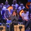 Mentissa perd ses moyens dans La Boîte à secrets de Faustine Bollaert, avec Robert Charlebois et Elodie Poux