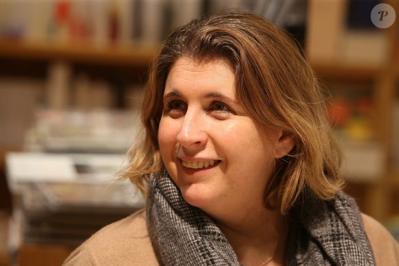 La chef doublement étoilée Stéphanie Le Quellec au Bon Marché Rive Gauche le samedi 14 décembre de 16h30 à 18h pour une séance de dédicace à l'occasion de la sortie de son dernier livre Cuisine à Paris le 14 Décembre 2019
© J Rebboah / Panoramic / Bestimage