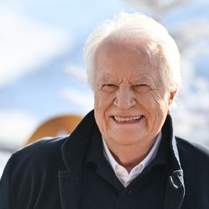 Andre Dussollier assiste au photocall du film Chers Parents lors du 29ème Festival du Film de l'Alpe d'Huez à l'Alpe d'Huez, France, le 20 janvier 2026. Photo by Julien Reynaud/APS-Medias/ABACAPRESS.COM