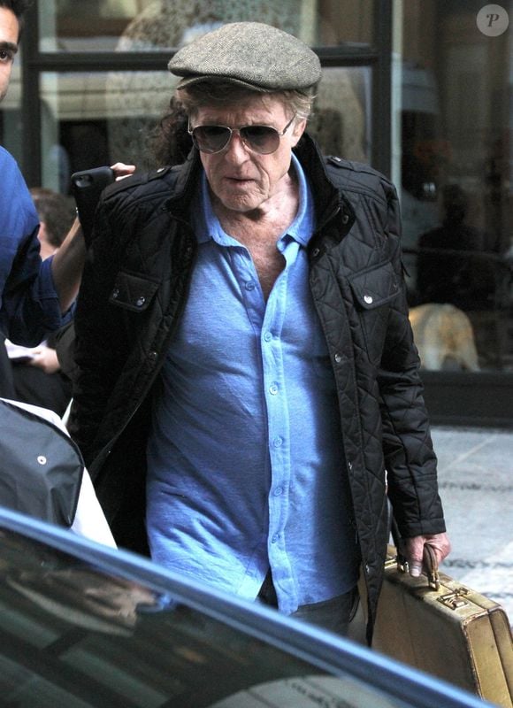 Robert Redford se promène dans les rues de New York, le 7 octobre 2015. © FAMEFLYNET / BESTIMAGE