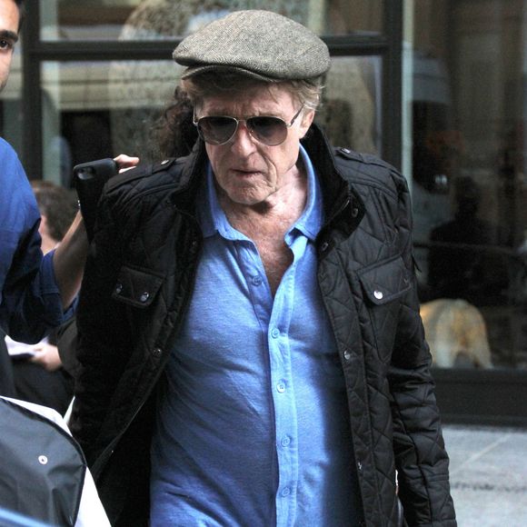 Robert Redford se promène dans les rues de New York, le 7 octobre 2015. © FAMEFLYNET / BESTIMAGE