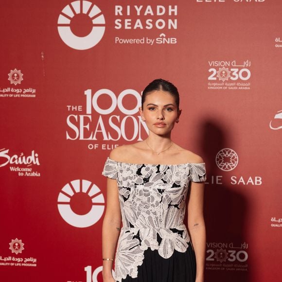 THYLANE BLONDEAU au photocall du défilé anniversaire Elie Saab "1001 Seasons of Elie Saab" à l'espace "The Venue" à Riyad, Arabie saoudite, le 13 novembre 2024. Elie Saab a célébré le 45ème anniversaire du créateur avec un défilé de 90 minutes de 300 pièces exclusives de la collection Riyadh Season Fall 2025, inspirées des Mille et Une Nuits, avec une direction artistique signée C.Roitfeld. Parmi les performances, on a pu voir J.Lopez, Celine Dion, N.Ajram, Amr Diab et C.Cabello. © Tiziano Da Silva/Bestimage