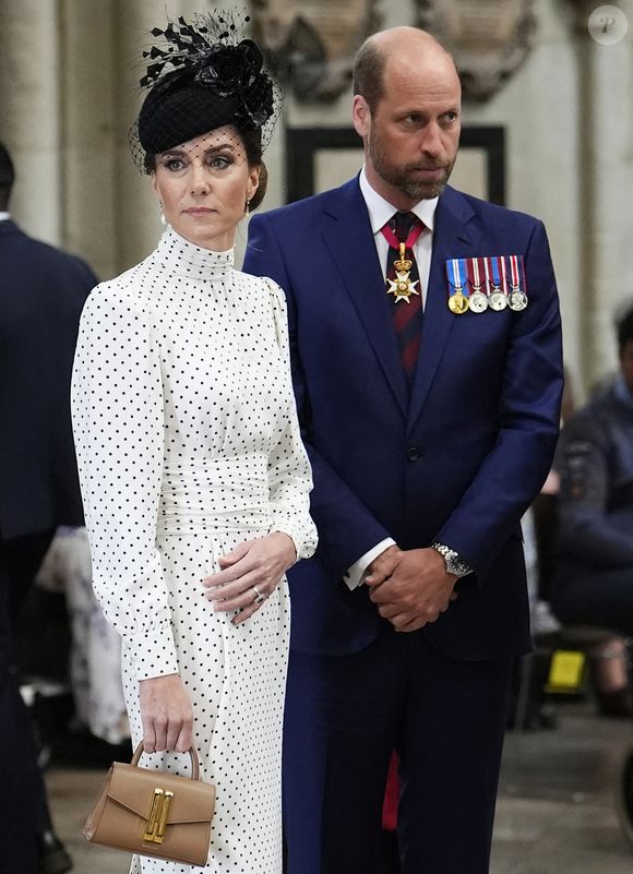 Le prince William, prince de Galles, et Catherine (Kate) Middleton, princesse de Galles -  La famille royale lors de la messe qui marque les 80 ans de la fin de la guerre à l'abbaye de Westminster à Londres le 8 mai 2025 
Jordan Pettitt/WPA-Pool/Bestimage