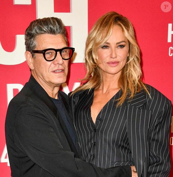 Marc Lavoine et Adriana Karembeu forment un couple médiatisé.

Marc Lavoine et Adriana Karembeu assistent à un photocall pour le Concerto For Peace d'Omar Harfouch au Théâtre des Champs-Elysées à Paris, France. Photo par Shootpix/Abaca