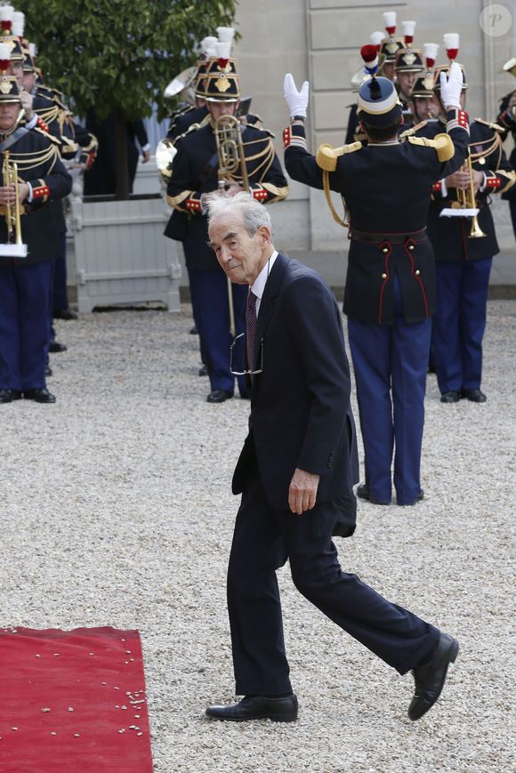 Robert Badinter - Le roi Felipe VI et la reine Letizia d'Espagne, reçus par François Hollande, président de la République française, pour un dîner d' Etat au Palais de l'Elysée à Paris le 2 juin 2015. © ALAIN GUIZARD / BESTIMAGE