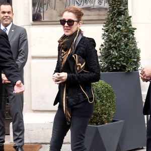 Céline Dion quitte son hôtel pour se rendre aux répétitions de son premier concert a Bercy a Paris, le 25 novembre 2013.

GENGIS / BESTIMAGE