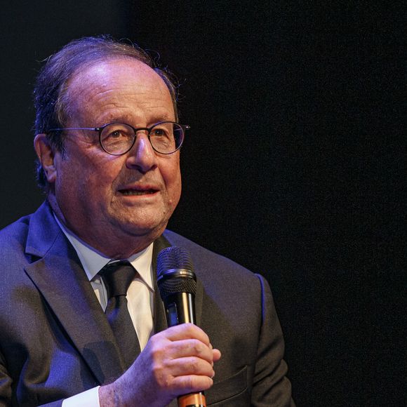 Conférence de François Hollande dans le cadre du festival Series Mania à Lille le 23 mars 2025.  © Stéphane Vansteenkiste/Bestimage