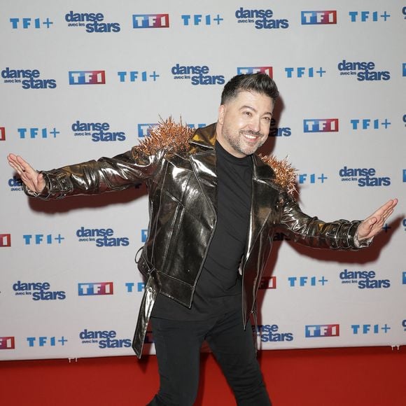 Chris Marques - Photocall de lancement de la saison 2026 de "Danse avec les stars" (DALS) au siège de TF1 à Boulogne-Billancourt le 18 décembre 2025. © Coadic Guirec/Bestimage