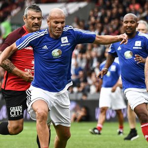 Zinédine Zidane - Les champions du monde de 98 ont défié les rugbymen du Stade toulousain lors d'une rencontre caritative pour l’association de Pascal Olmeta "Un sourire, un espoir pour la vie" sur la pelouse du stade Ernest Wallon à Toulouse, France, le 10 juillet 2017. © Agence/Bestimage